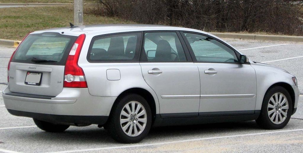 Volvo v50 2004.